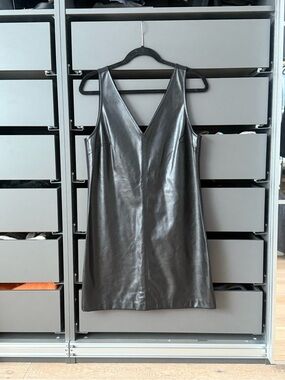 GAP Sleeveless V-Neck Faux Leather Shift Dress in Black